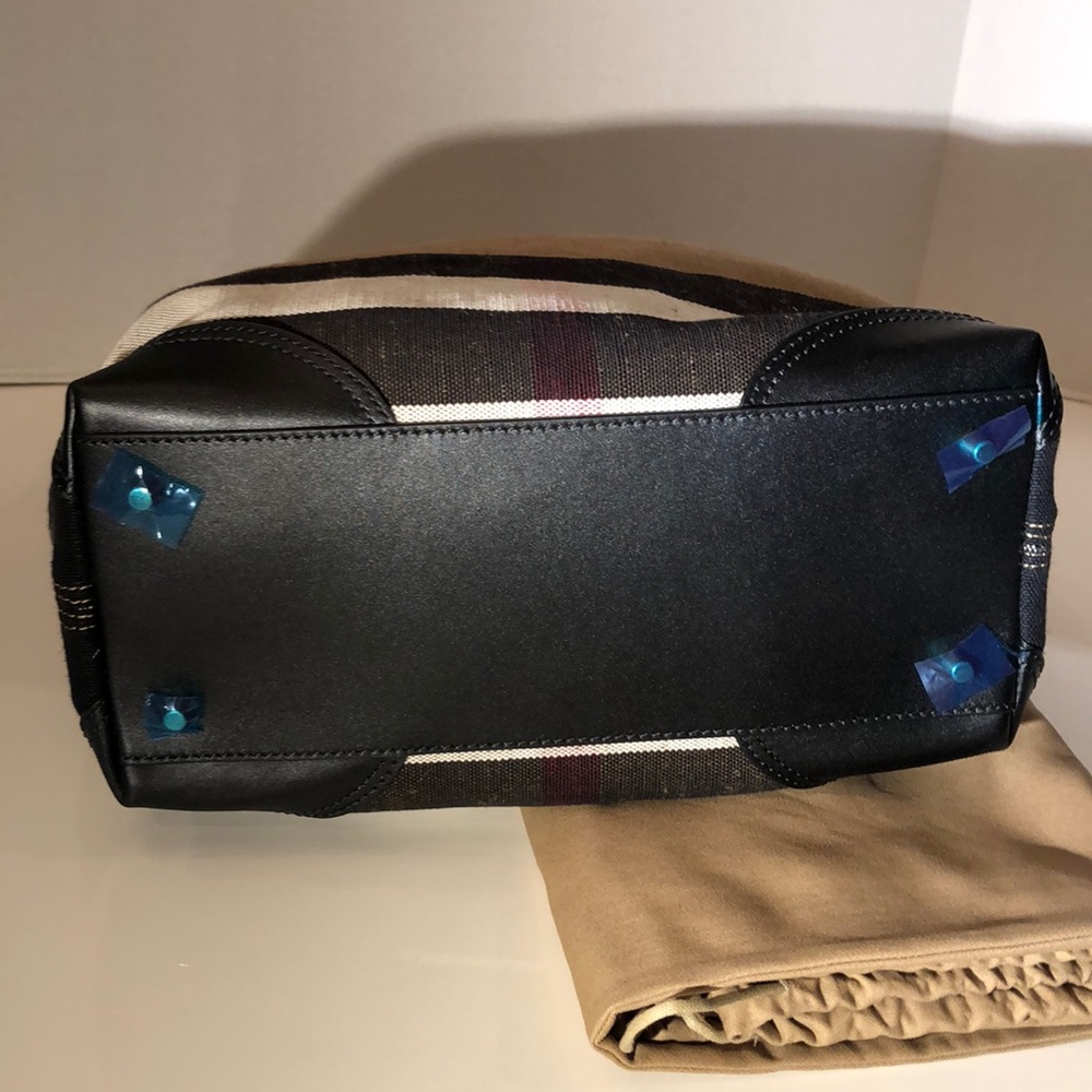 Authentic Burberry Canvas Check Medium Tote 👜 - Picture 10 of 15